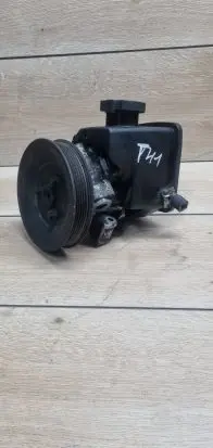 Mercedes-Benz Vito Viano W639 Power steering pump A0034667201 7692900530 3A17062