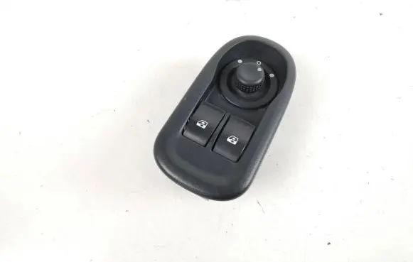 Nissan NV400 Electric window control switch 8200637849