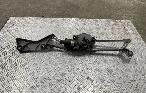 Mercedes-Benz ML W164 Front wiper linkage and motor A1648201742