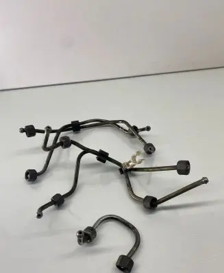 Suzuki Grand Vitara I Fuel injector supply line/pipe RHW