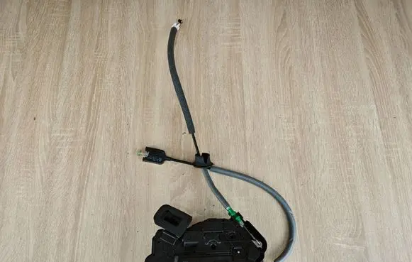 Audi Q3 F3 Front door lock 5TB837015B