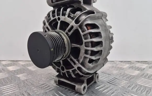 Mercedes-Benz C W204 Generator/alternator A0009063000 211041226 2608896B