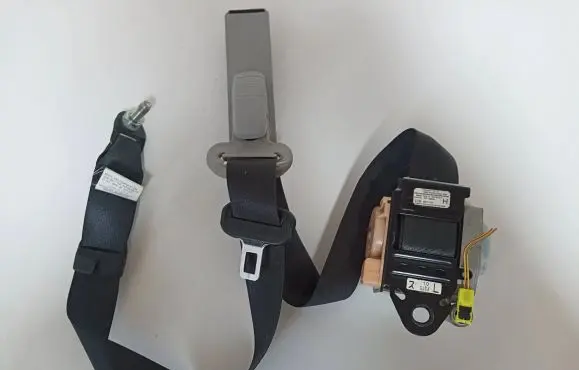 Mazda 6 Front seatbelt 0431093