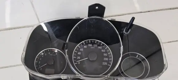 Honda CR-V Speedometer (instrument cluster) 78100