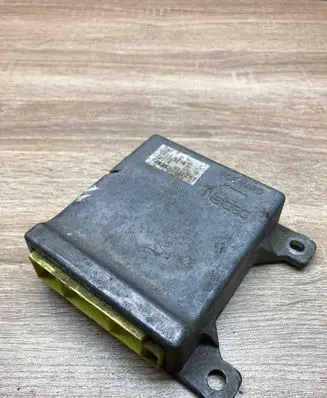 Mazda 626 Airbag control unit/module GG3E57K30 1J01A