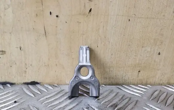 BMW 5 F10 F11 Fuel Injector clamp holder