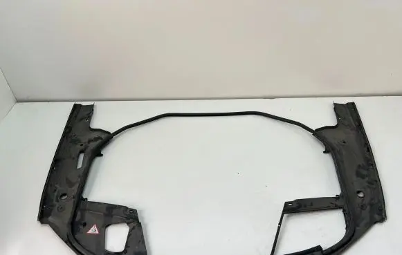 Engine cover (trim)