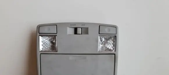 Mazda 5 Front seat light GK2A69970