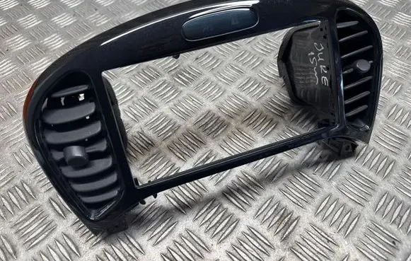 Nissan Juke I F15 Dash center air vent grill 687501KE0A X12CCPMCTRRH 27042015