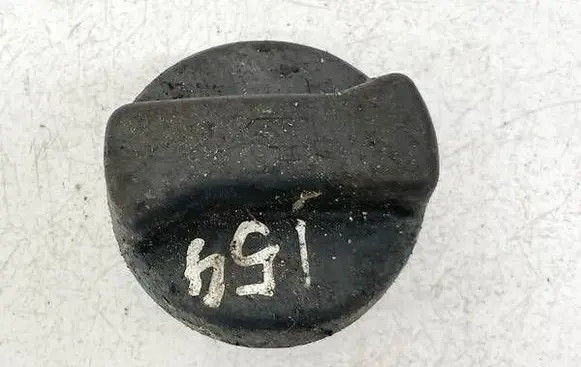 Volkswagen PASSAT B5.5 Oil filler cap 026103485