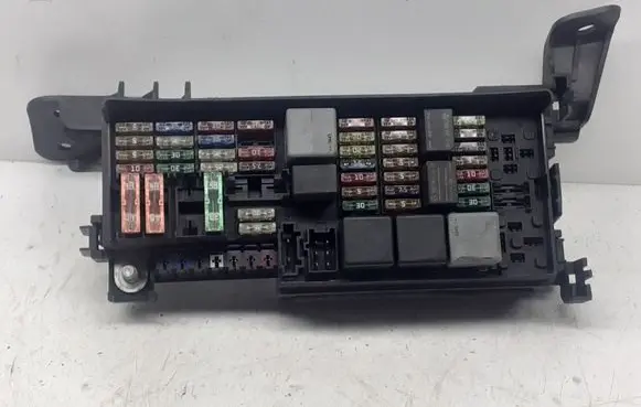 Mercedes-Benz ML W164 Fuse module A1645400272 A1645451740