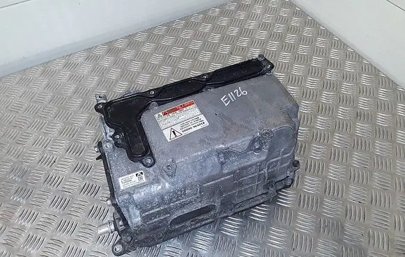 Voltage converter inverter
