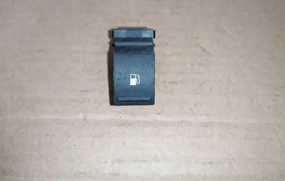 Volkswagen Touran I Fuel tank opening switch 1J0959831A
