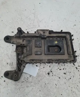 Volkswagen PASSAT B6 Battery tray 1K0915333