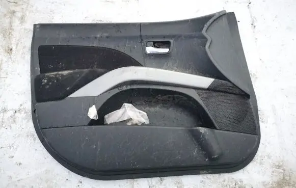 Mitsubishi Outlander Front door card panel trim 7221a769xa