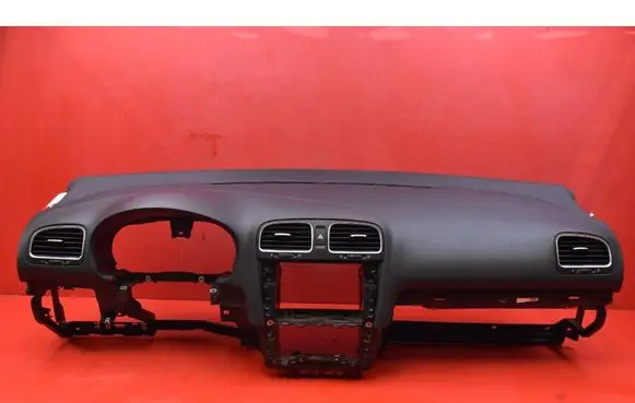 Volkswagen Golf V Dashboard 
