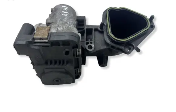 Volkswagen PASSAT B7 Throttle valve 03C133062A 03C129721D