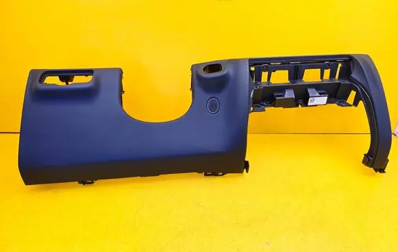 Mercedes-Benz GLE W167 Dashboard lower bottom trim panel A1676804500