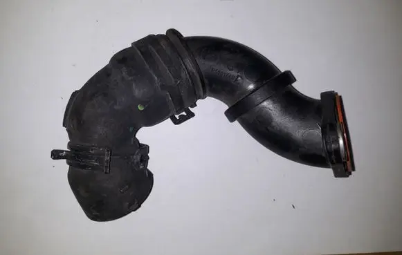 Nissan X-Trail T32 EGR valve line/pipe/hose 147134852R