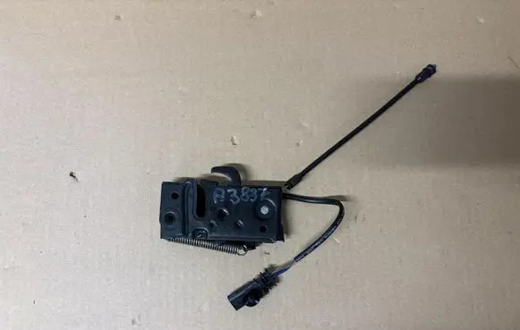 Volvo S90, V90 Engine bonnet/hood lock/catch 32219545