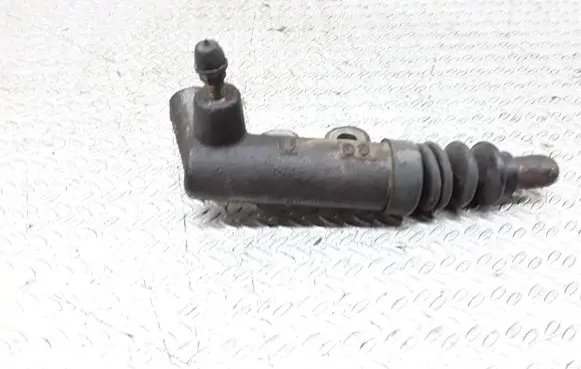 Clutch slave cylinder