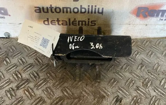 Iveco Daily 35 - 40.10 Engine mount bracket
