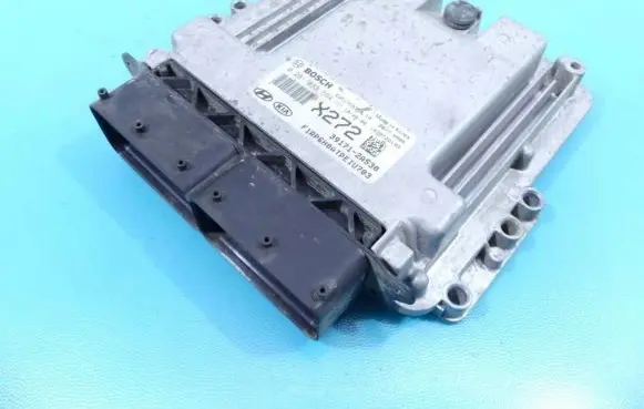 KIA Carens III Engine control unit/module ECU 0281033594 IMPRK1246140