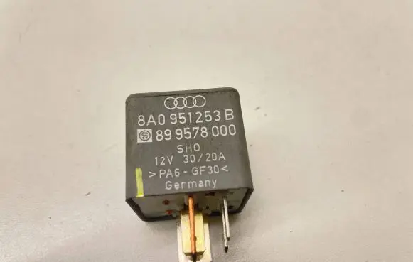 Audi A6 S6 C5 4B Other relay 8A0951253B 899578000