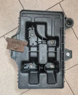 Battery tray