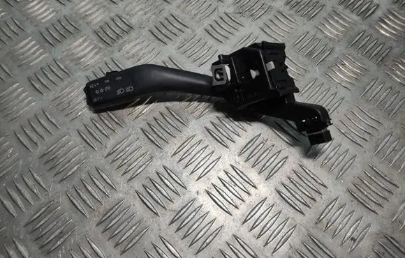 Skoda Octavia Mk2 (1Z) Indicator stalk 1K0953513A