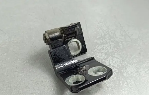 Jeep Cherokee Rear door lower hinge
