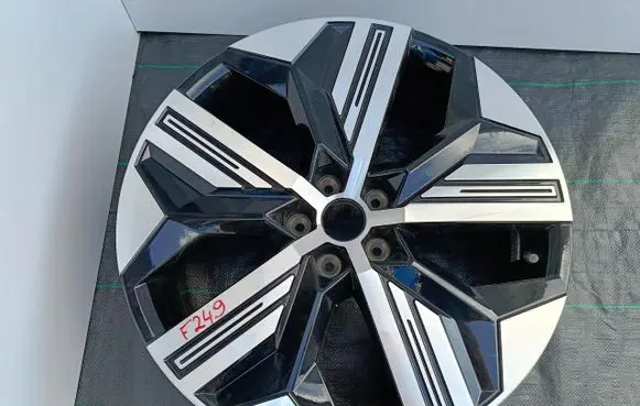 R16 alloy rim