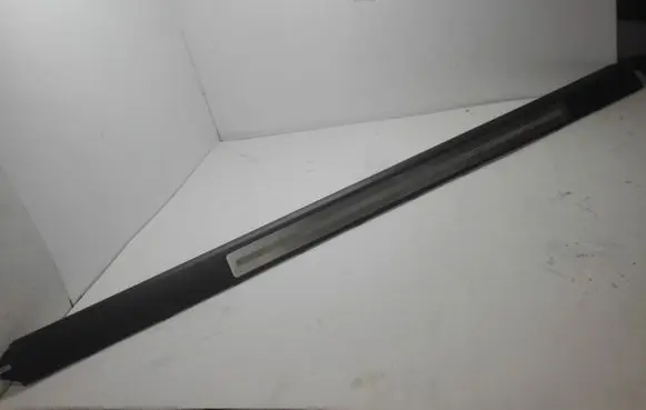 Front sill trim cover