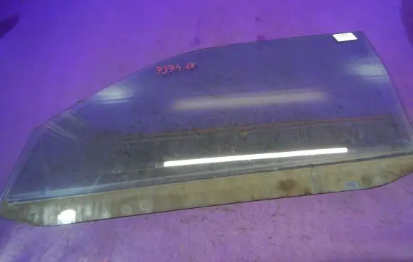 Seat Ibiza II (6k) Front door window glass four-door