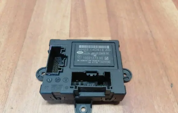 Jaguar XF X250 Door control unit/module AH2214D618AD C2D10882 1002127300