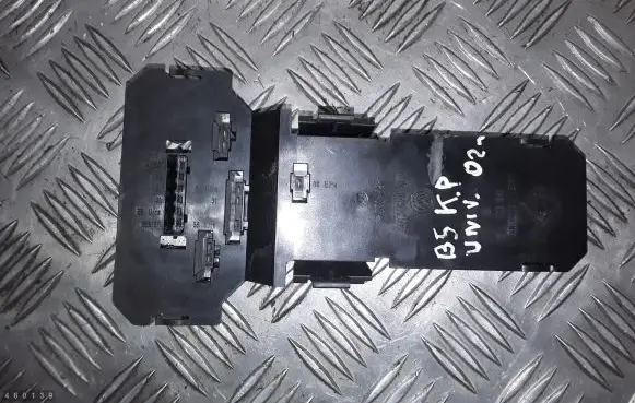 Volkswagen PASSAT B5.5 Tail light bulb cover holder 3b9945257