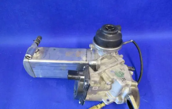 Audi Q7 4M EGR valve cooler 059131511CS AH6270418 173143