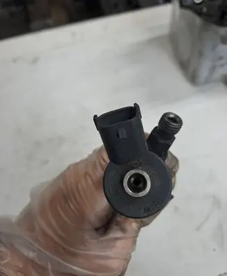 BMW 5 E39 Fuel injector 0445110047