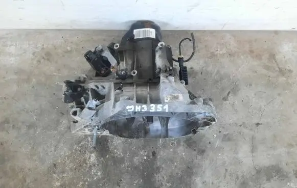 Dacia Logan II Manual 5 speed gearbox JH3-351