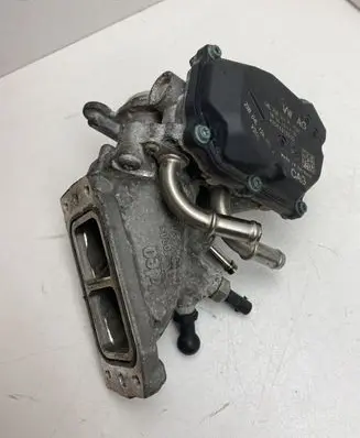 Volkswagen PASSAT B8 Electric throttle body valve 04L128063P
