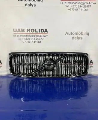 Volvo XC90 Front bumper upper radiator grill