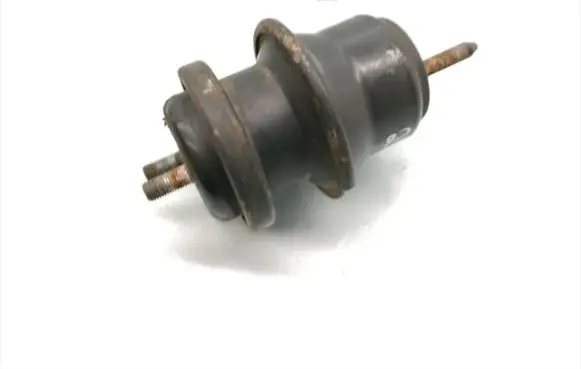 Subaru Outback Engine mounting bracket