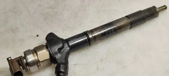 Toyota Auris 150 Fuel injector 236700R050 04J12619