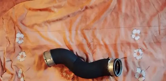 BMW X6 F16 Intercooler hose/pipe 7823237