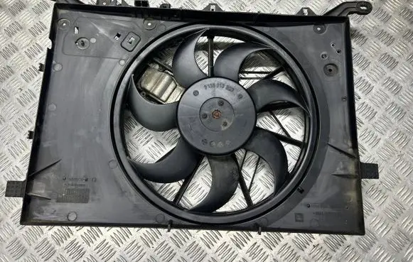Volvo V70 Radiator cooling fan shroud 30680547