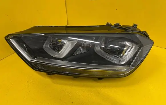 Volkswagen Golf Sportsvan Headlight/headlamp 517941033B