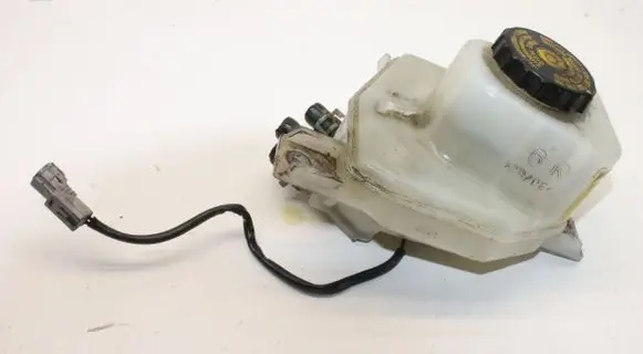 Toyota Auris E180 Brake fluid reservoir 