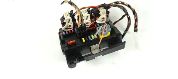 Peugeot 207 BSM Control unit 9667199780 R09