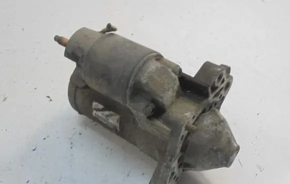 Renault Modus Starter motor 8200298371