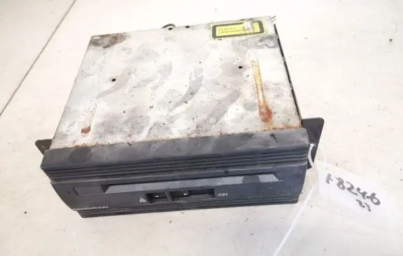 Volkswagen PASSAT B5 CD/DVD changer 4d0919887